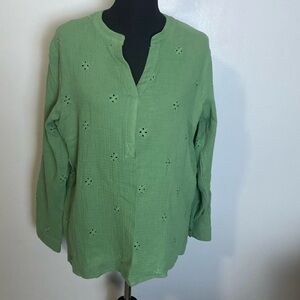 King Universal Eyelet Gauze Green Top 100% Cotton Sz L NWT Long to 3/4 Sleeve